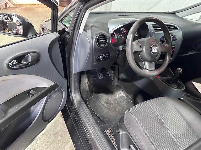 Seat - leon - 1.6 reference - 93-xv-xg - afbeelding 9 van  21