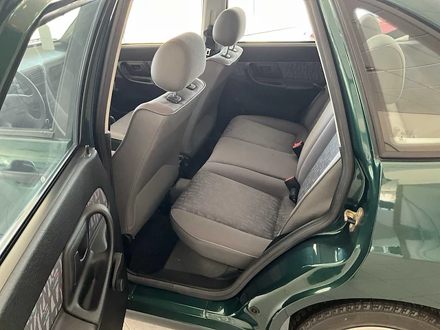 Seat cordoba personenauto - afbeelding 7 van  28