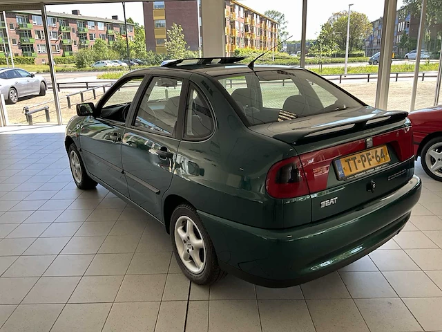 Seat cordoba personenauto - afbeelding 12 van  28