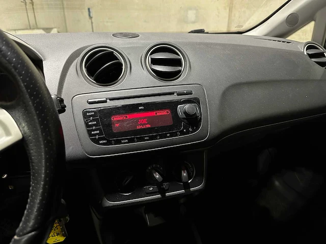 Seat ibiza 1.4 good stuff 86pk 2010, 56-llh-7 - afbeelding 18 van  38