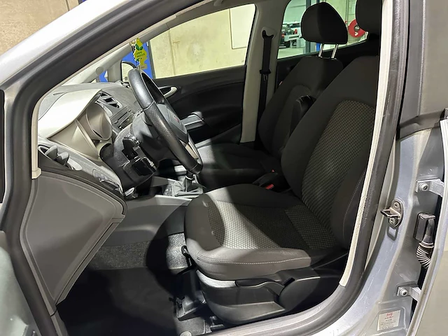 Seat ibiza 1.4 good stuff 86pk 2010, 56-llh-7 - afbeelding 21 van  38