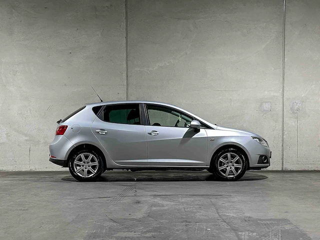 Seat ibiza 1.4 good stuff 86pk 2010, 56-llh-7 - afbeelding 36 van  38