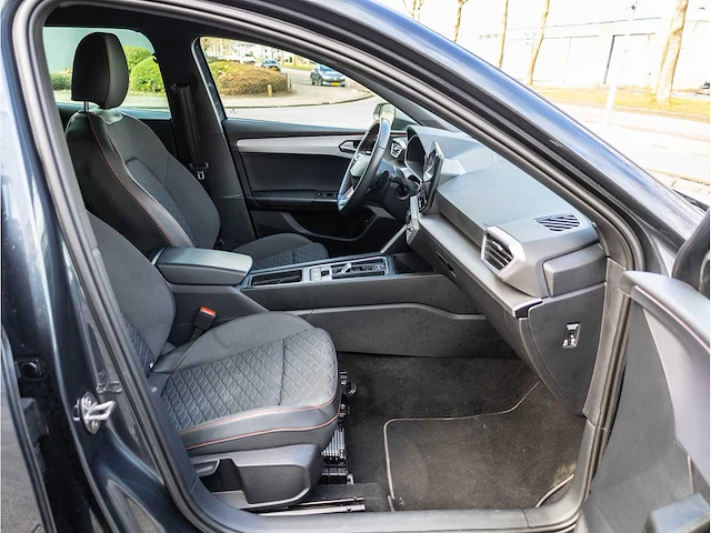 Seat leon 1.4 tsi ehybrid phev fr-line 204pk automaat 2020 keyless go & entry achteruitrijcamera stoel&stuurverwarmd - afbeelding 22 van  31
