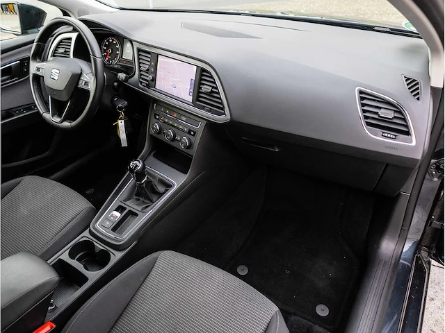 Seat leon 1.5 tsi style 2019 navigatiesysteem stoelverwarming carplay/android parkeersensoren 16"inch hagelschade - afbeelding 5 van  32