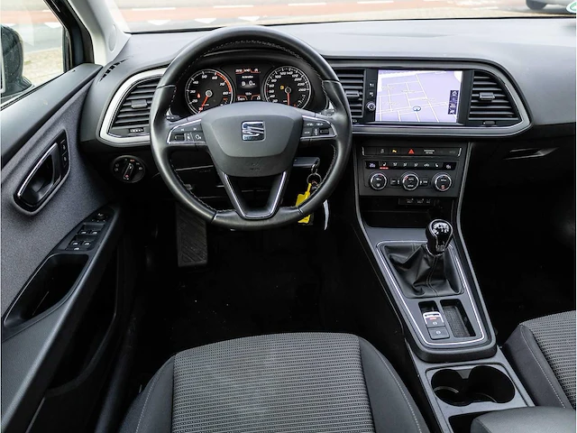 Seat leon 1.5 tsi style 2019 navigatiesysteem stoelverwarming carplay/android parkeersensoren 16"inch hagelschade - afbeelding 7 van  32
