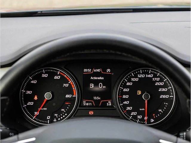 Seat leon 1.5 tsi style 2019 navigatiesysteem stoelverwarming carplay/android parkeersensoren 16"inch hagelschade - afbeelding 9 van  32