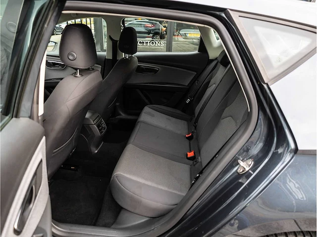 Seat leon 1.5 tsi style 2019 navigatiesysteem stoelverwarming carplay/android parkeersensoren 16"inch hagelschade - afbeelding 16 van  32