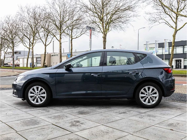 Seat leon 1.5 tsi style 2019 navigatiesysteem stoelverwarming carplay/android parkeersensoren 16"inch hagelschade - afbeelding 12 van  32