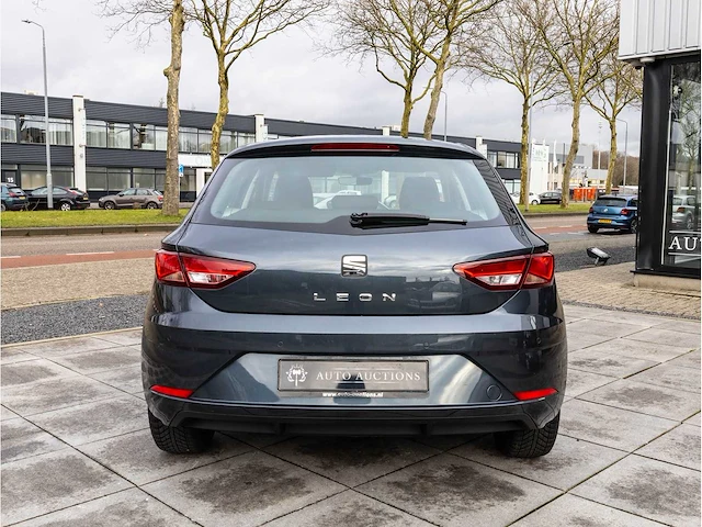 Seat leon 1.5 tsi style 2019 navigatiesysteem stoelverwarming carplay/android parkeersensoren 16"inch hagelschade - afbeelding 27 van  32