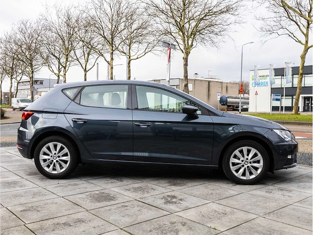 Seat leon 1.5 tsi style 2019 navigatiesysteem stoelverwarming carplay/android parkeersensoren 16"inch hagelschade - afbeelding 29 van  32