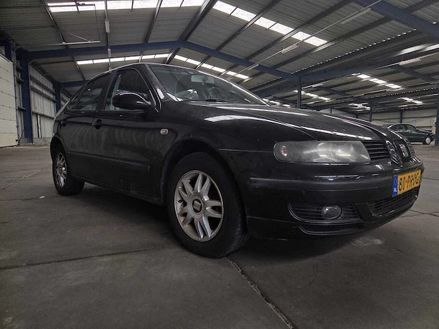 Seat leon 1.6-16v stella , 80-pr-dg en km stand - afbeelding 6 van  8