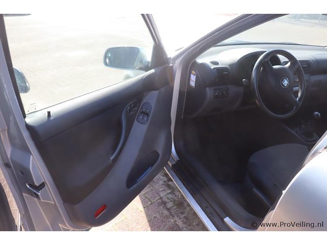 Seat leon 1.6 benzine 16v| bwjr. 2003 | kenteken: 81-ll-zd - afbeelding 2 van  24