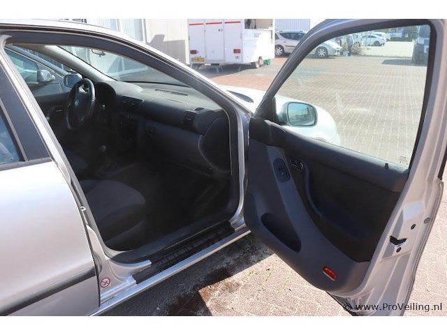 Seat leon 1.6 benzine 16v| bwjr. 2003 | kenteken: 81-ll-zd - afbeelding 7 van  24