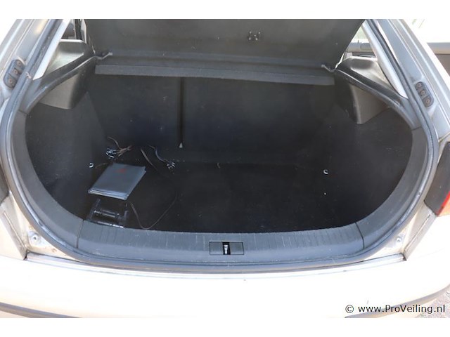 Seat leon 1.6 benzine 16v| bwjr. 2003 | kenteken: 81-ll-zd - afbeelding 13 van  24