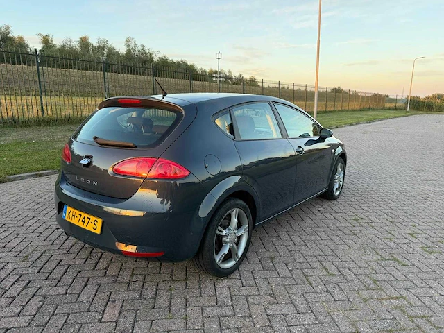Seat leon 1.6 reference , kh-747-s - afbeelding 13 van  19