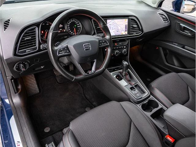 Seat leon fr 2.0 tsi 190pk automaat 2018 beats audio achteruitrijcamera stoelverwarming carplay/android dab 17"inch - afbeelding 2 van  32