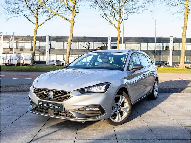 Seat leon sportstourer fr 1.5 etsi automaat 2021 virtual cockpit led dab carplay/android getint glas 17"inch - afbeelding 1 van  25