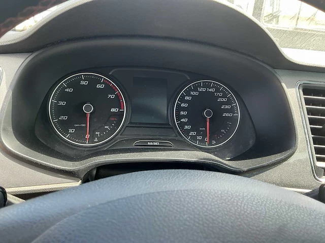 Seat leon st personenauto (gn-961-g) - afbeelding 2 van  25