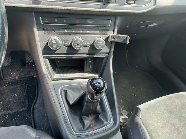 Seat leon st personenauto (gn-961-g) - afbeelding 4 van  25