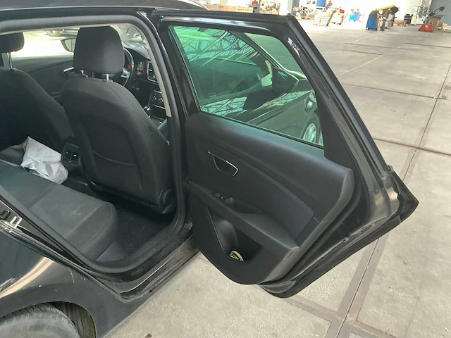 Seat leon st personenauto (jx-658-d) - afbeelding 10 van  26