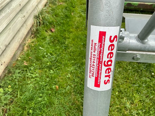 Seegers vrijstaande hooiruif / voerhek - afbeelding 13 van  13