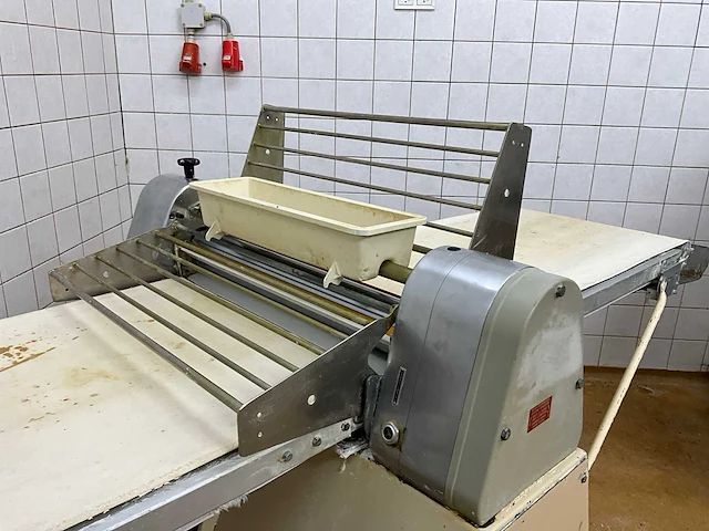 Seewer syn. 603 uitroltafel - afbeelding 3 van  9