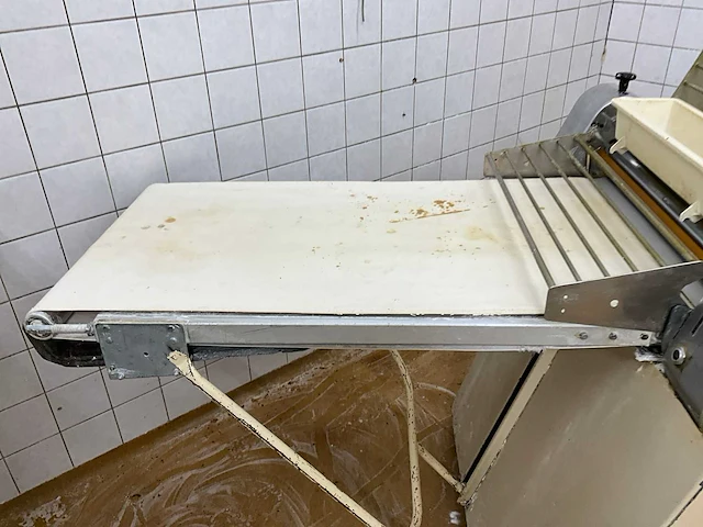 Seewer syn. 603 uitroltafel - afbeelding 4 van  9