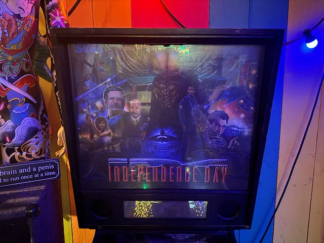 Sega independence day flipperkast - afbeelding 5 van  18