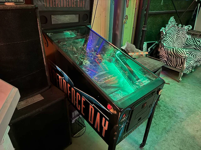 Sega independence day flipperkast - afbeelding 11 van  18