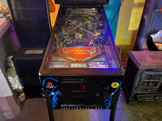 Sega independence day flipperkast - afbeelding 13 van  18