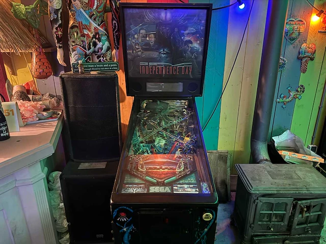 Sega independence day flipperkast - afbeelding 14 van  18