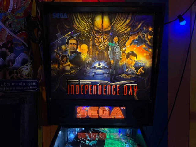 Sega independence day flipperkast - afbeelding 15 van  18