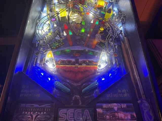 Sega independence day flipperkast - afbeelding 18 van  18