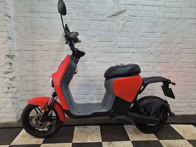 Segway bt110s elektrische 45km bromscooter - afbeelding 1 van  9