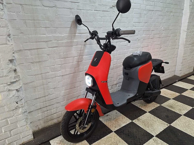 Segway bt110s elektrische 45km bromscooter - afbeelding 2 van  9