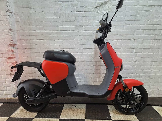 Segway bt110s elektrische 45km bromscooter - afbeelding 7 van  9