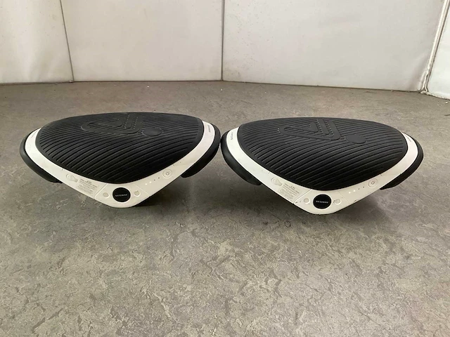 Segway-ninebot - drift w1 - zelfbalancerend - e-skates - afbeelding 1 van  10