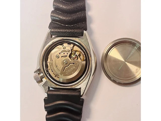 Seiko 6309-7290 150m automatic diver ''slim turtle'', bouwjaar 1983 - afbeelding 12 van  15