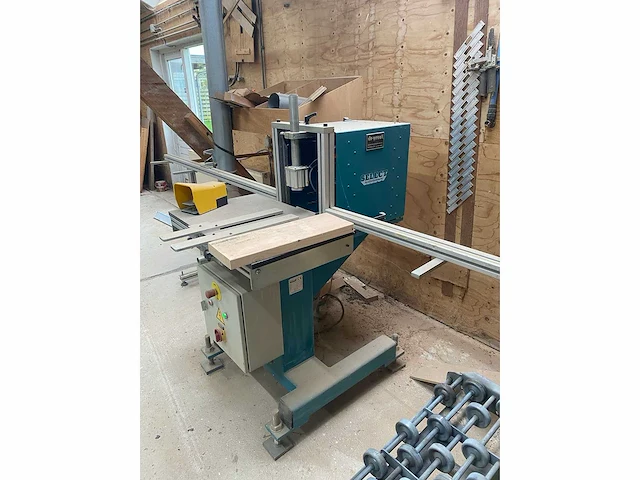 Select - 2004 - 31300 - schanierboormachine - afbeelding 1 van  3