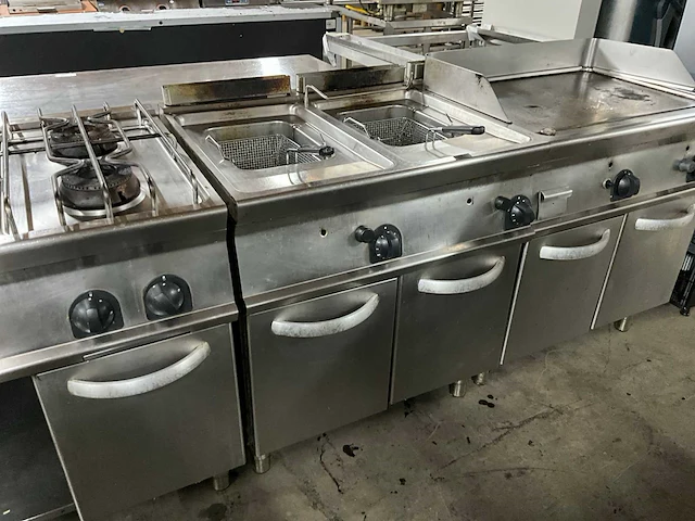 Select cuisine fr83fg7 dubbele gasfriteuse - afbeelding 1 van  10