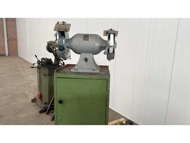 Selecta l2005 polijst/ schuurmachine met stalen kast - afbeelding 1 van  4