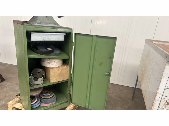 Selecta l2005 polijst/ schuurmachine met stalen kast - afbeelding 2 van  4