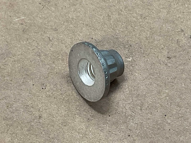 Self locking nut (98x) - afbeelding 1 van  5