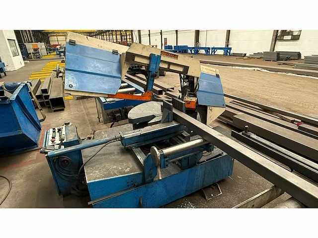 Semi automat bandsaw meba 320dg with pehu back stop - afbeelding 1 van  6