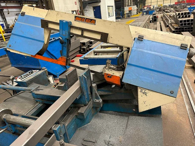 Semi automat bandsaw meba 320dg with pehu back stop - afbeelding 6 van  6