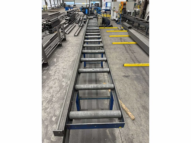 Semi automatische bandzaagmachine - afbeelding 9 van  10