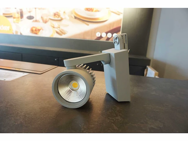 Semo lighting - led spot met rails (11x) - afbeelding 4 van  5