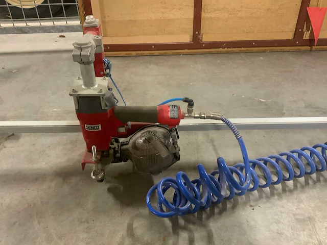 Senco coil pro 50 tacker met dak geleider - afbeelding 7 van  9