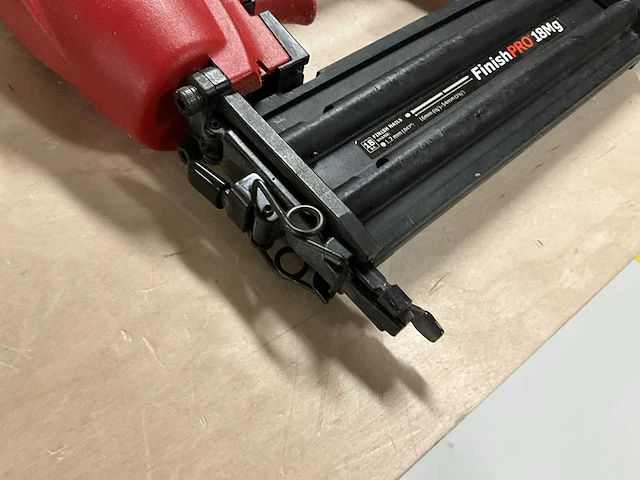 Senco finish pro 18mg pneumatische tacker (3x) - afbeelding 4 van  10