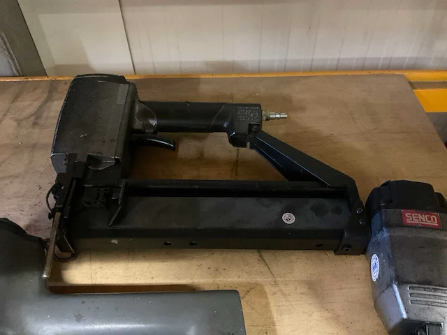 Senco pneumatische tacker divers (3x) - afbeelding 4 van  4